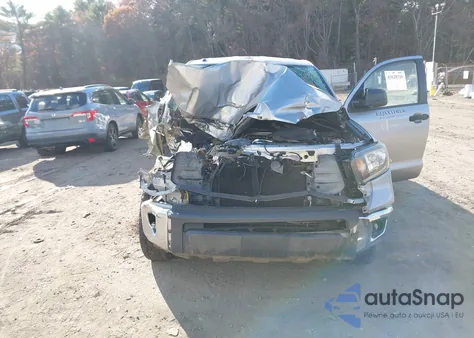 2018 Toyota Tundra Sr5 5.7L V8 z USA, uszkodzony, nr VIN 5TFUY5F14JX739565